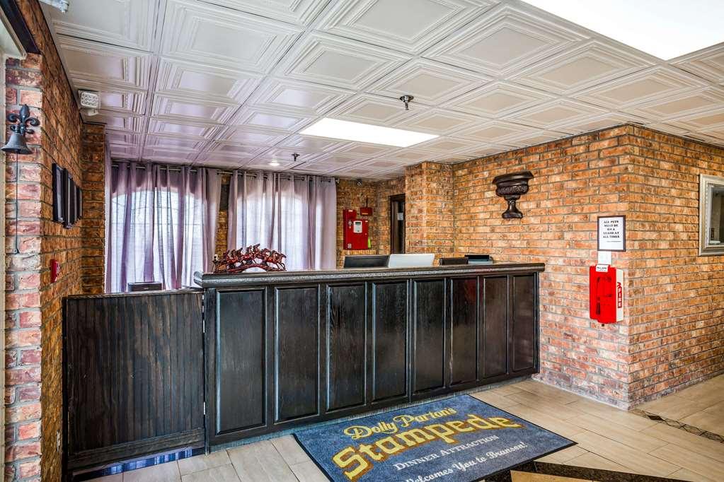 Rodeway Inn Branson, Brick House Интериор снимка