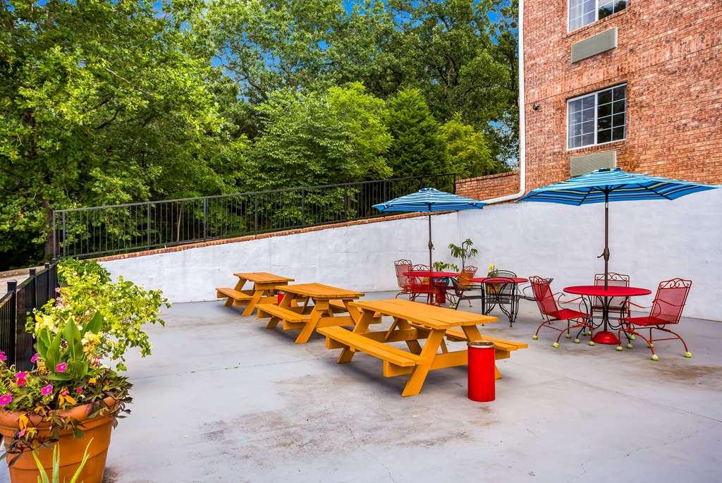 Rodeway Inn Branson, Brick House Съоръжения снимка