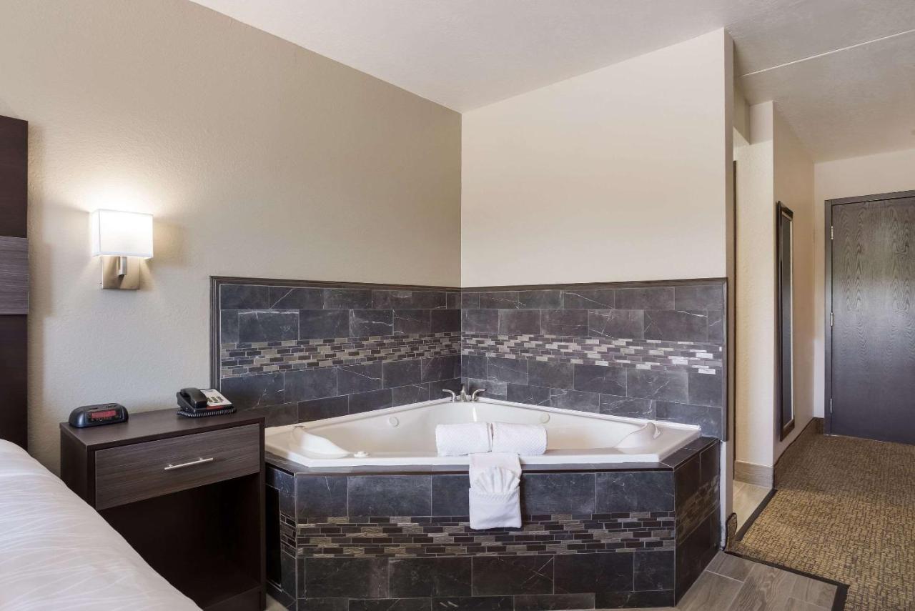 Rodeway Inn Branson, Brick House Екстериор снимка