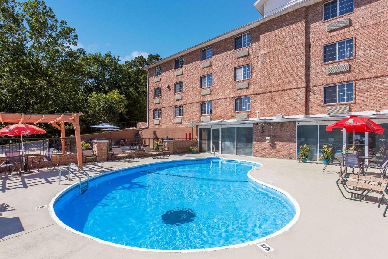 Rodeway Inn Branson, Brick House Екстериор снимка