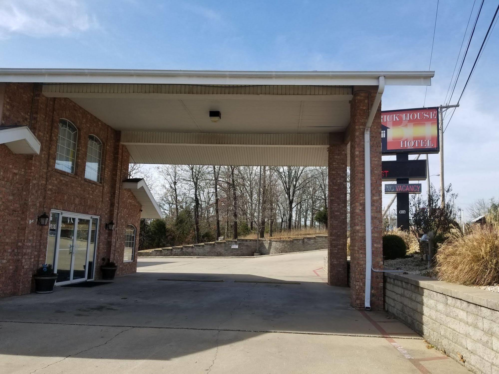 Rodeway Inn Branson, Brick House Екстериор снимка