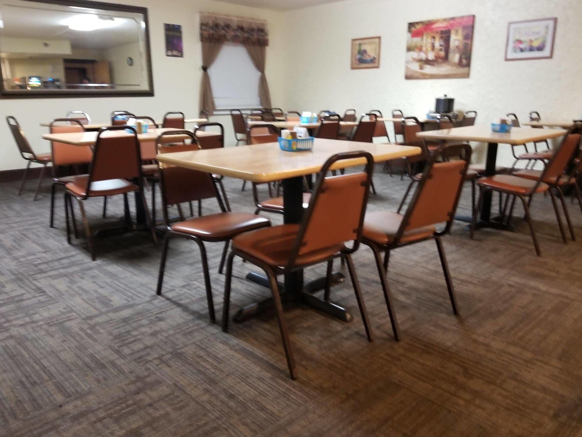 Rodeway Inn Branson, Brick House Екстериор снимка