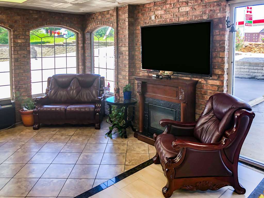 Rodeway Inn Branson, Brick House Интериор снимка